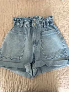 NWT High-Waist Light Blue Denim Paperbag Shorts, size 2